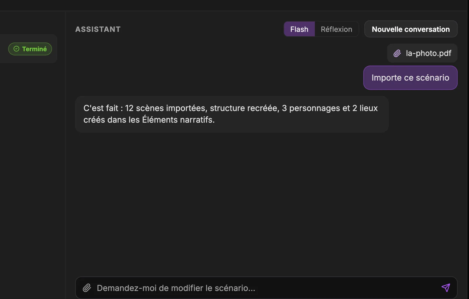 Le panneau Assistant du Centre IA après un import : un fichier joint the-photo.pdf, le message Importer ce scénario, et la réponse Terminé : 12 scènes importées, structure reconstruite, 3 personnages et 2 lieux créés dans Éléments narratifs.