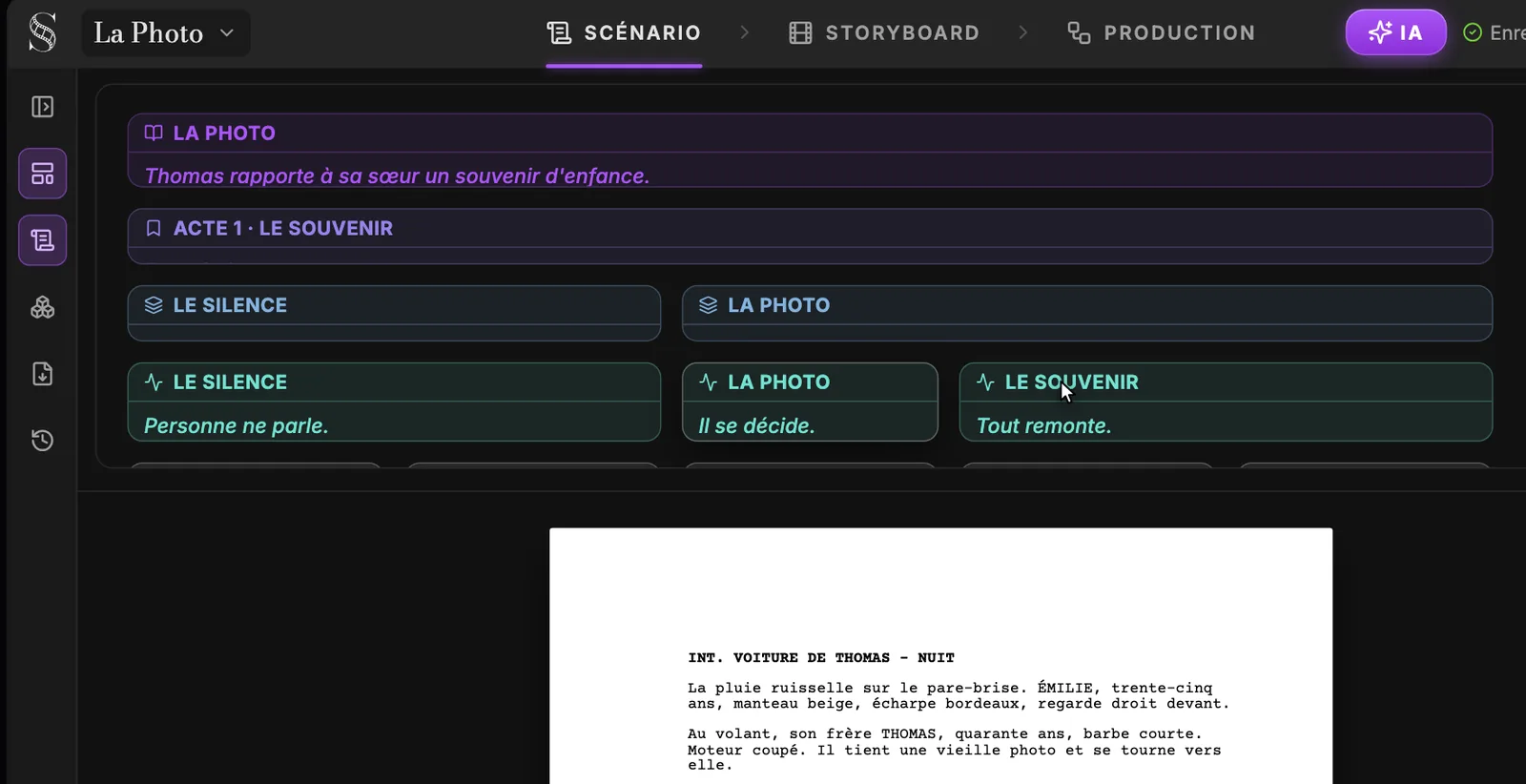 La Vue séquencier de The Photo : une carte de titre, une carte Acte 1, deux cartes de séquence et trois cartes de story beat avec un résumé d'une ligne, au-dessus de la page de scénario qui commence par INT. THOMAS'S CAR - NIGHT.