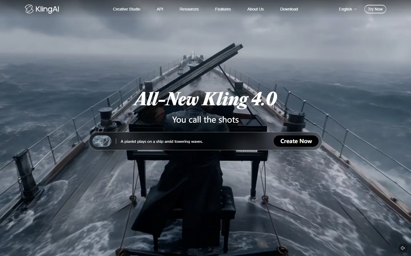 Startseite von Kling AI mit der Schlagzeile All-New Kling 4.0 und dem Slogan You call the shots, über einem Video eines Pianisten, der im Sturm auf einem Schiffsdeck spielt