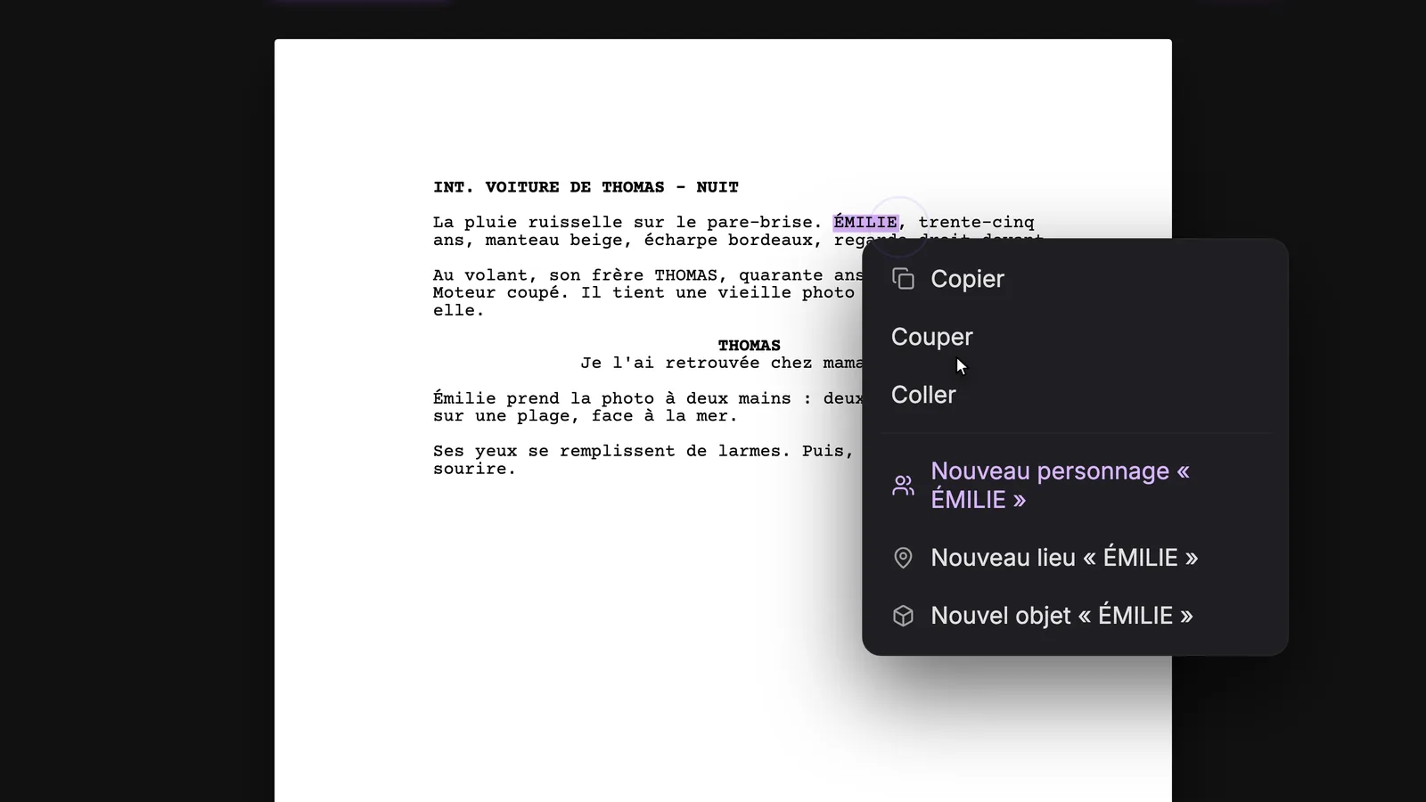 Clic droit sur un nom du scénario : les trois dernières lignes créent un personnage, un lieu ou un objet. Éditeur de scénario ScreenWeaver sur la scène INT. VOITURE DE THOMAS - NUIT, le mot ÉMILIE surligné et un menu contextuel : Copier, Couper, Coller, Nouveau personnage « ÉMILIE », Nouveau lieu « ÉMILIE », Nouvel objet « ÉMILIE »